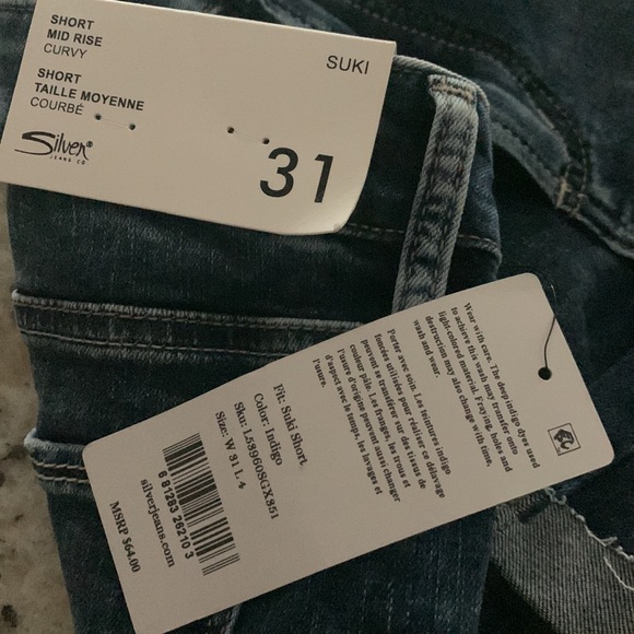 Suki short mid-rise curvy distressed short - Picture 7 of 7